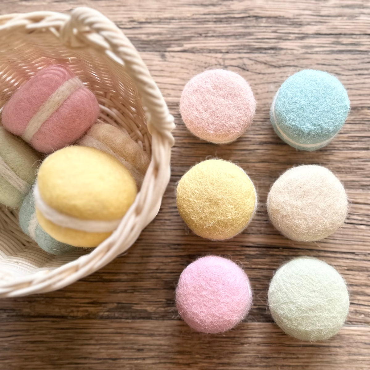 Juni Moon | Felt Macarons