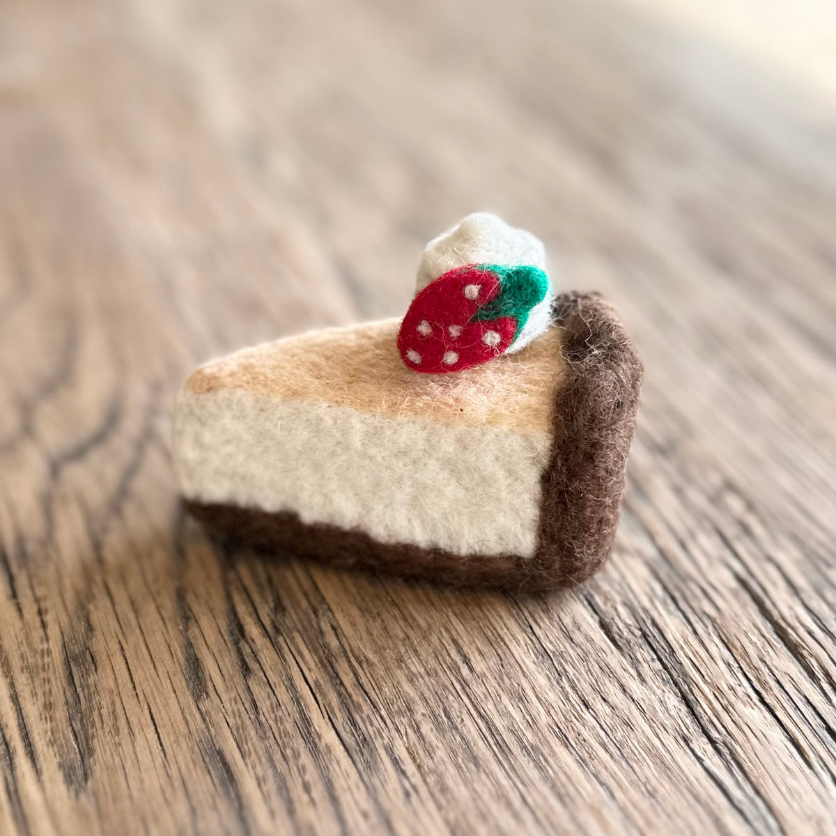 Juni Moon | Cheesecake Slice