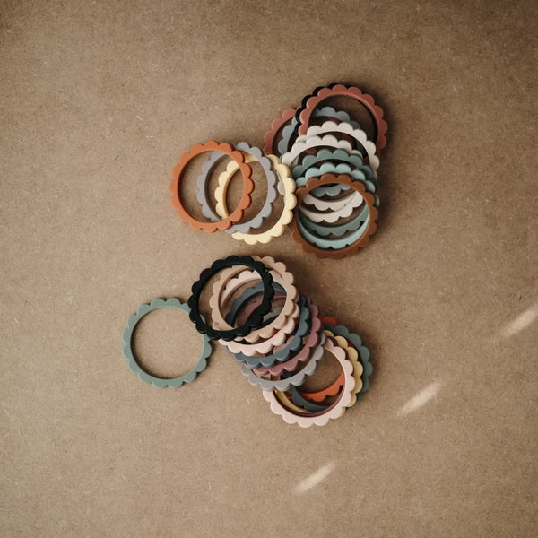 Mushie | Teething Bracelet Flower